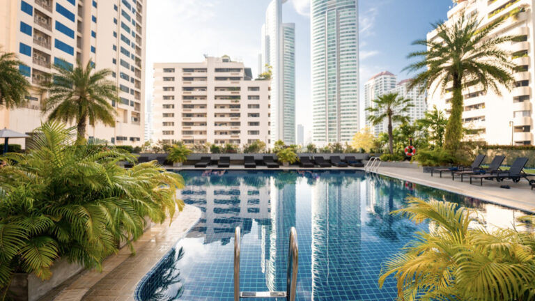 01-Discover The Charm Of Sukhumvit Road_ Bangkok_s Premier Destination