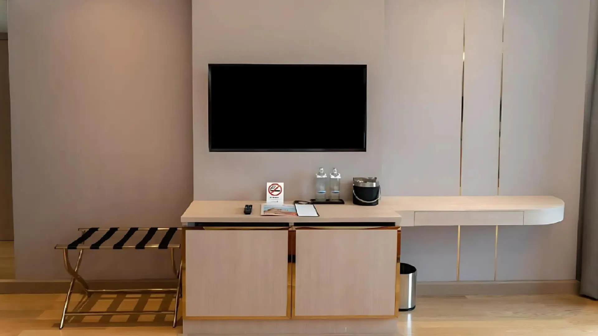 Premier Room