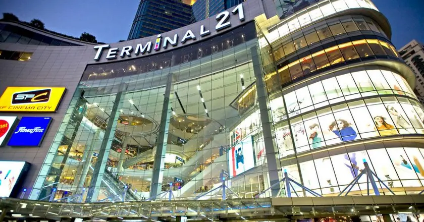 Rembrandt Hotel Bangkok – walking distance to Terminal 21 shopping mall