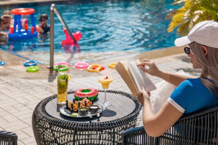 Relaxing by the swimming pool next to Mexicano Restaurante Auténtico near BTS Asok in Sukhumvit Bangkok