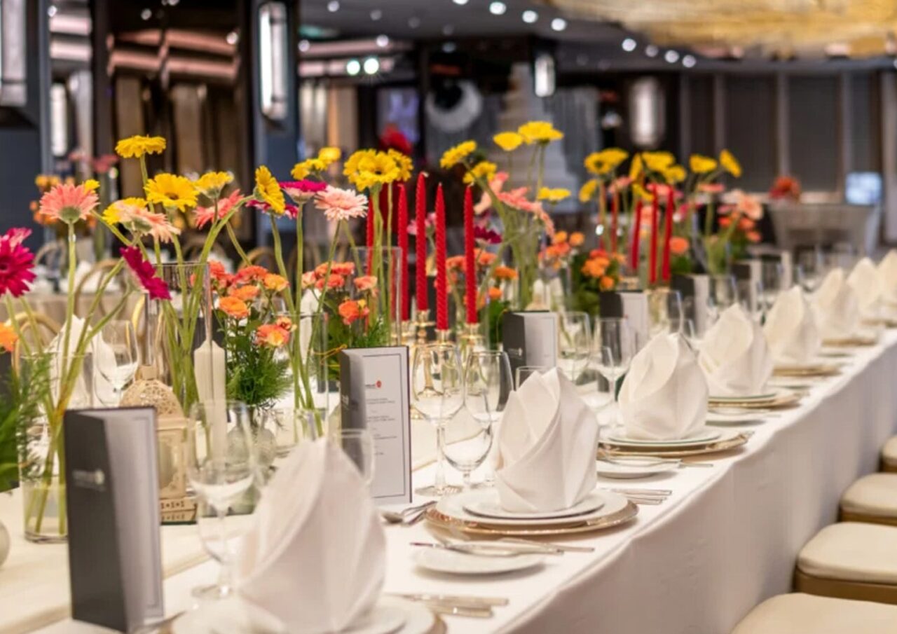 การจัดดอกไม้และการตกแต่งงานแต่งงานในโรงแรมสุขุมวิท กรุงเทพ