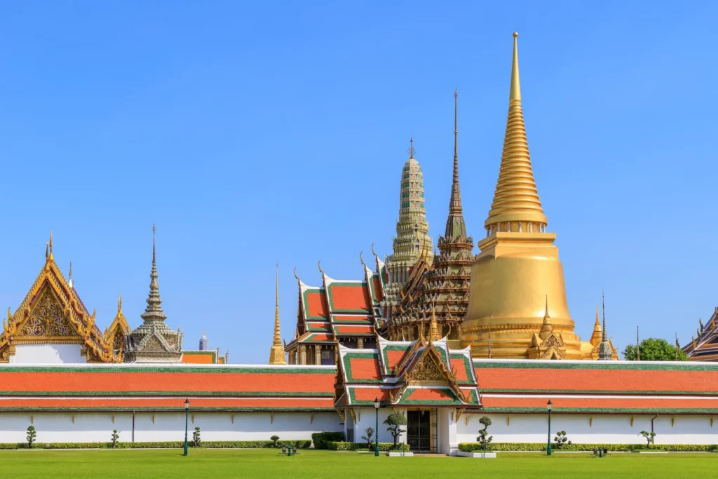 Explore Bangkok’s historic Grand Palace easily from Rembrandt Hotel via MRT